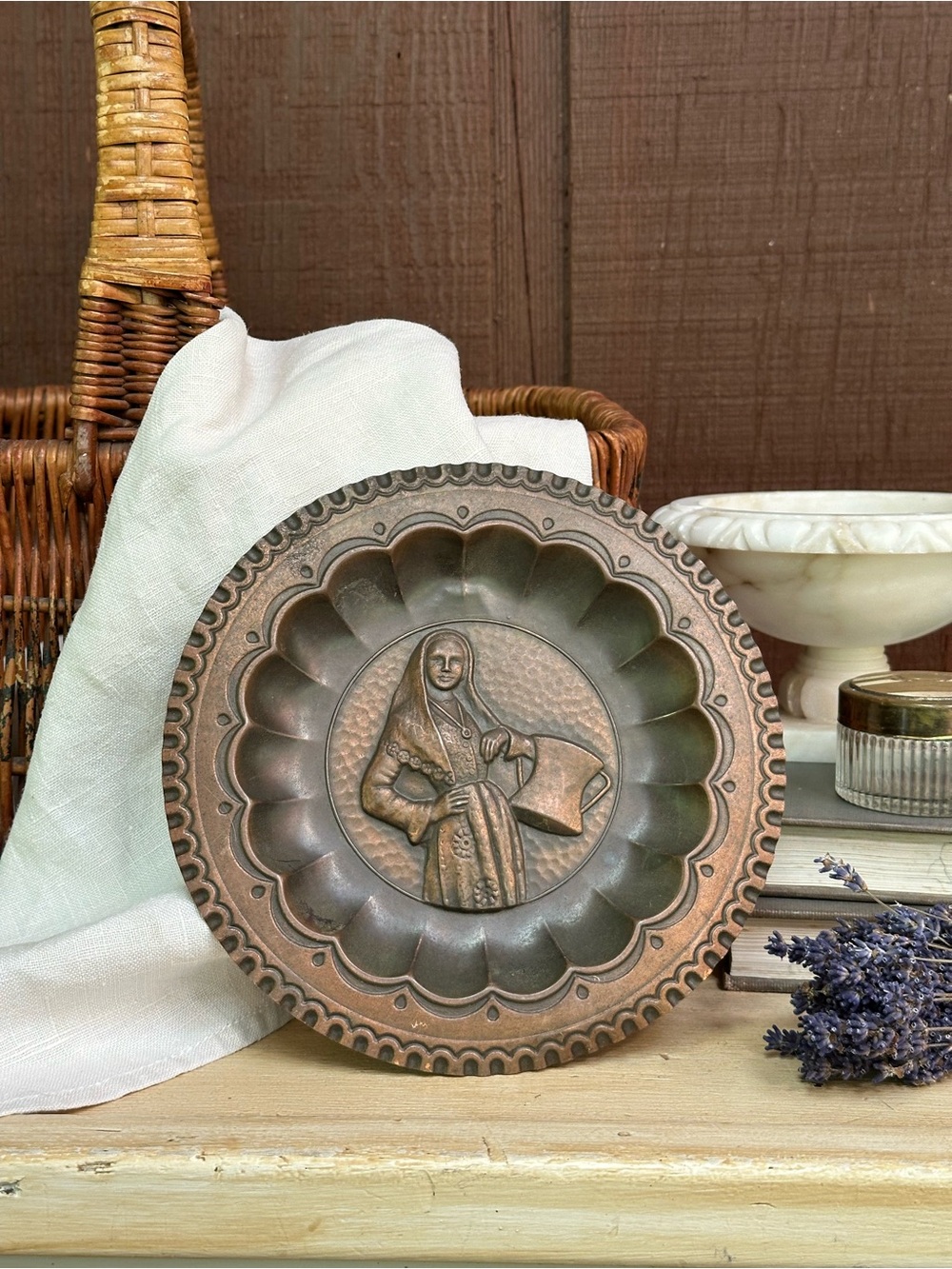 Vintage Italian Copper Relief Plate Ricordo d’Abruzzo Folk Woman Conca